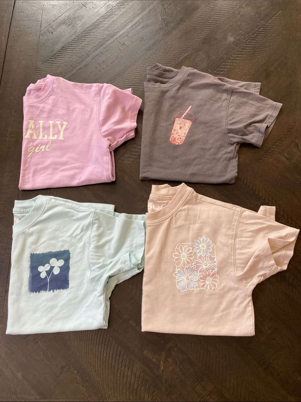 Bundle of 4 Girls SO oversized Tshirts